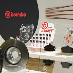 Brembo представляет «х» фактор на выставке automechanika во франкфурте
