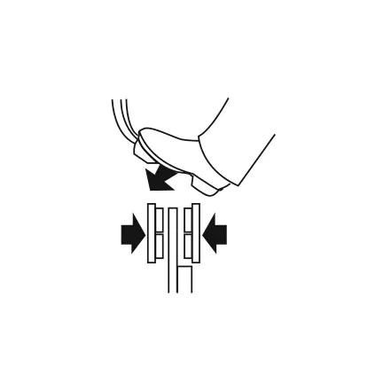 اضغط على دواسة الفرامل لضغط القرص على بطانات الفرامل. كرر هذه العملية حتى تتحرك الدواسة بشكل صحيح.