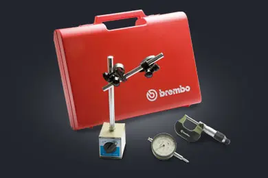 Metrology kit comprising a Centesimal Micrometer, Centesimal Comparator with clock and Magnetic Base