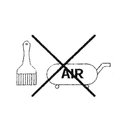 Nettoyer le plateau et le tambour en utilisant un chiffon imbibé de détergent (ne pas utiliser de détergents à base d’huile minérale).   ATTENTION ! Lors de la phase de nettoyage, ne pas soulever de poussières. Si elles sont inhalées, elles risquent de nuire à la santé. Pour travailler dans des milieux fermés, utiliser un masque.   ATTENTION ! Le liquide de frein contenu dans les petits cylindres peut provoquer des dommages, le manipuler avec soin, ne pas jeter le liquide dans l’environnement.