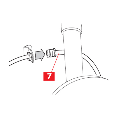 Il tubo di alimentazione del freno viene sconnesso dalla connessione al telaio. Anche la clip di sicurezza è rimossa dal tubo di alimentazione