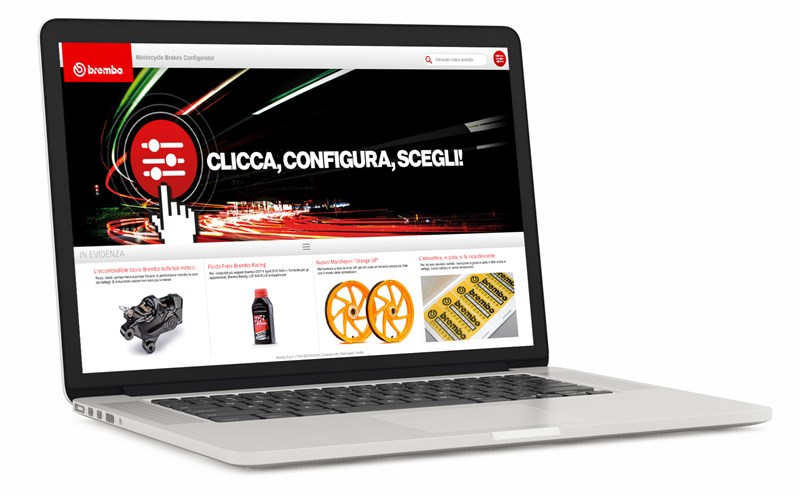 In un PC viene mostrata la schermata di homepage del sito web di Brembo moto 