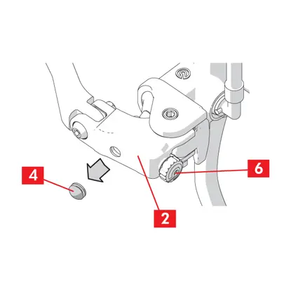 De rubberen dop is teruggeplaatst op de hendel en de knop is gedraaid om de afstand hendel-stuur aan te passen.