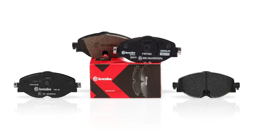 顯示Brembo Xtra 煞車片和標準煞車片 